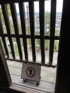 石落とし